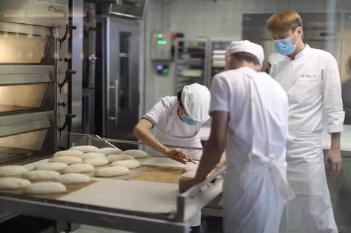 排隊7小時才能喝上的喜茶，竟是這個帥得掉渣的90后男神一手創立